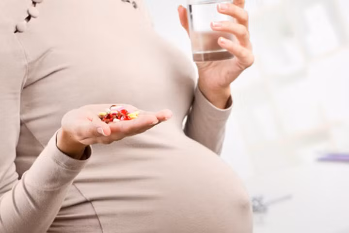 Bà bầu có nên bổ sung thuốc bổ, vitamin?