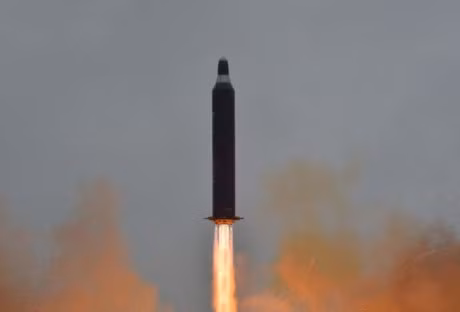 Nguoi dan Trieu Tien hoan nghenh vu phong ten lua - Anh 1