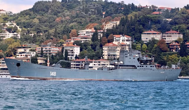 Tàu Nga tới Syria