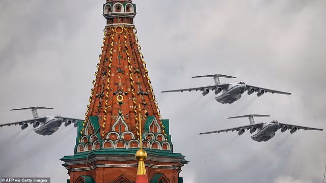 Nga thể hiện sức mạnh trong lễ duyệt binh mừng Ngày Chiến thắng ảnh 16