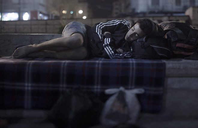 Trẻ em tị nạn lăn lóc giữa màn trời chiếu đất ảnh 9