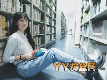 Dung nhan “nữ thần quân phục” đẹp không cần son phấn ảnh 5 Cô nàng sinh năm 1996 này được mệnh danh là tiểu muội trà sữa mới của cư dân mạng Trung Quốc.