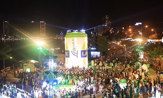 Hoàng Thùy Linh rạng rỡ trong sự kiện tại Đà Nẵng ảnh 3