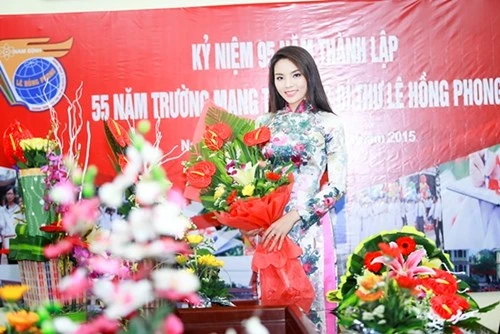 Hoa hậu Kỳ Duyên “bén duyên” cùng MC của VTV