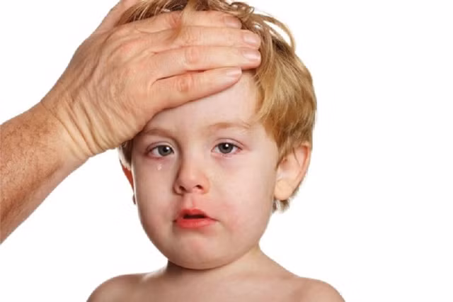 Trẻ hay ốm vặt? Nguyên nhân và cách khắc phục ảnh 1