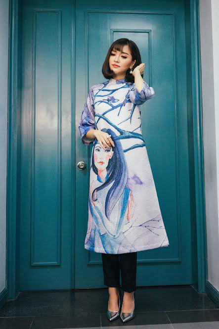 Bích Phương xinh đẹp nổi bật với áo dài vẽ tay - Ảnh 1 Bich Phuong xinh dep noi bat voi ao dai ve tay - Anh 1