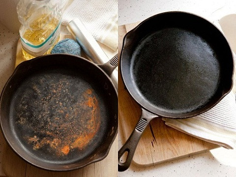 Khi xoong chảo cháy bạn cần ngâm ngay vào một chậu nước nóng, để nguội một lát rồi dùng bọt biển chà nhẹ nhàng