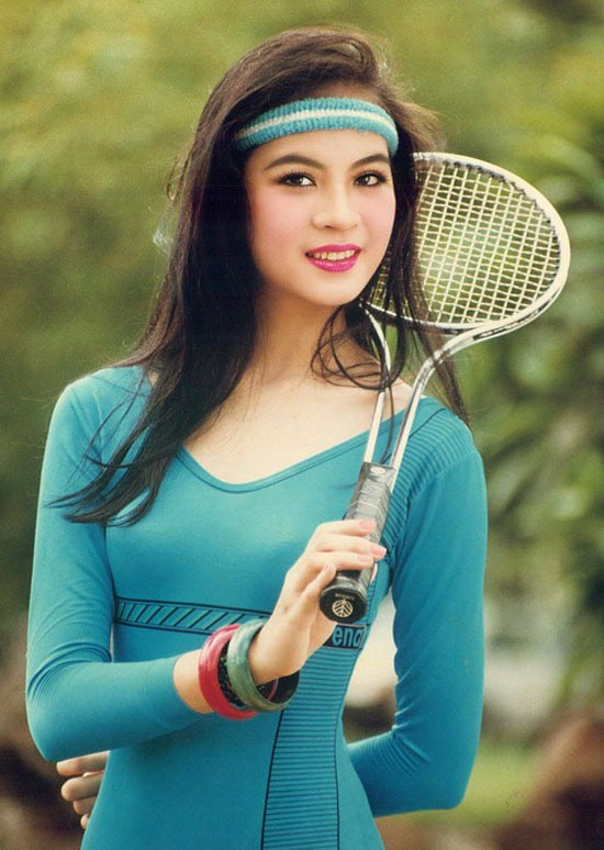 Tuyệt sắc giai nhân một thời showbiz Việt bây giờ ra sao? ảnh 9 Với vóc dáng thanh mảnh và gương mặt đẹp sắc sảo, Thanh Mai là cái tên ăn khách đối với nhiều đạo diễn, chương trình, nhãn hàng nhiều năm về trước. Ngoài việc làm diễn viên, cô còn đảm nhiệm vai trò MC và kinh doanh riêng.