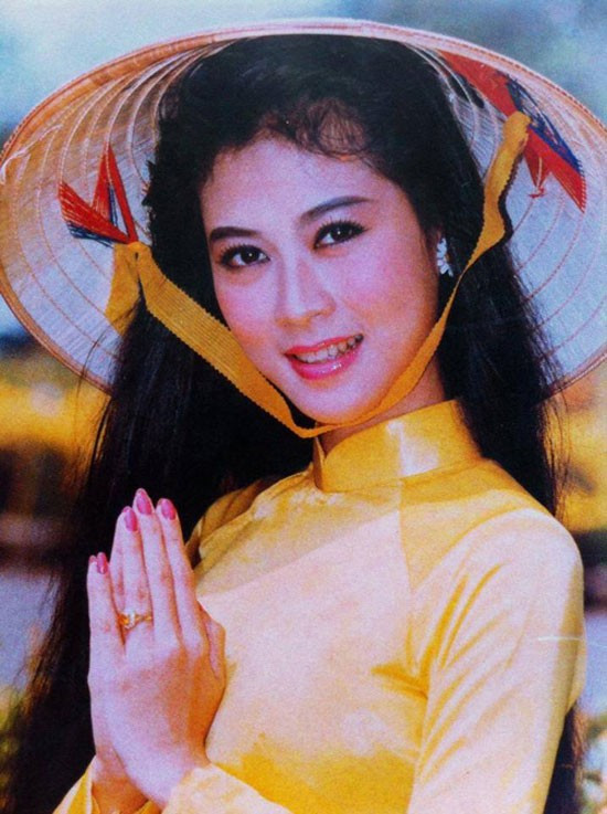 Tuyệt sắc giai nhân một thời showbiz Việt bây giờ ra sao? ảnh 6 Cùng thời với các diễn viên như Lý Hùng, Việt Trinh, Lê Tuấn Anh..., Diễm Hương để lại dấu ấn qua những bộ phim để đời như Phạm Công - Cúc Hoa, Tấm Cám, Kiều Nguyệt Nga, Nước mắt học trò, Sơn Thần - Thủy Quái,...
