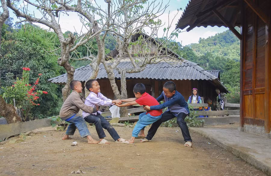 Vui đùa cùng trò chơi dân gian...