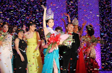 Ngọc Trinh và con đường từ nhân viên bida đến “Nữ hoàng nội y” - Ảnh 3