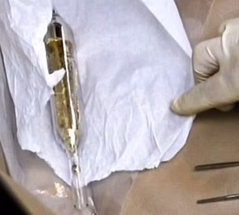 Vũ khí chợ đen – Đầu mối của những vụ khủng bố - ảnh 1