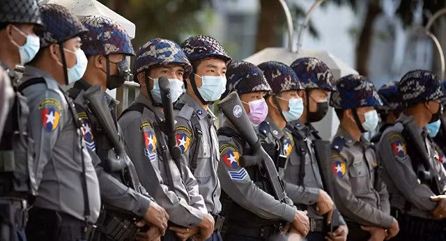 Quân đội Myanmar.