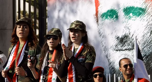 Người dân Damascus tập hợp ủng hộ quân đội và ông Assad