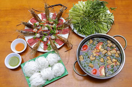 Cong thuc che bien mon lau thap cam ngon hon nha hang 5 sao - Anh 3