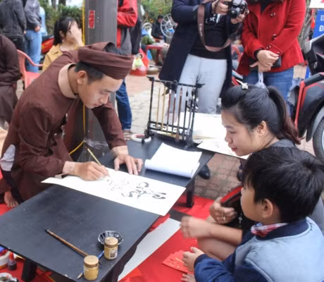 Doc dao dua hau tac khac hinh ga choi Tet - Anh 8