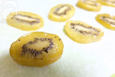 Lam mut kiwi deo ngon mieng don Tet - Anh 9