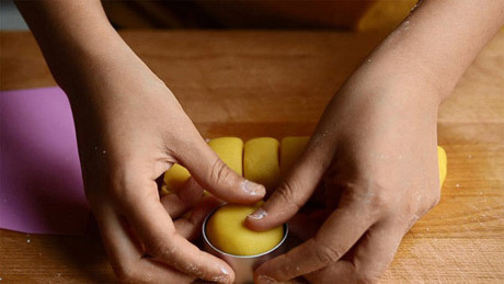 Tet nay tu tay lam mon banh dua thom ngon kho cuong - Anh 10