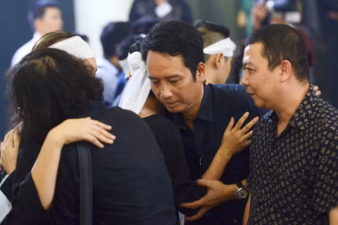 Nhạc sĩ Anh Quân chia buồn cùng gia đình. Lời chia sẻ xúc động của con trai về nhạc sĩ An Thuyên