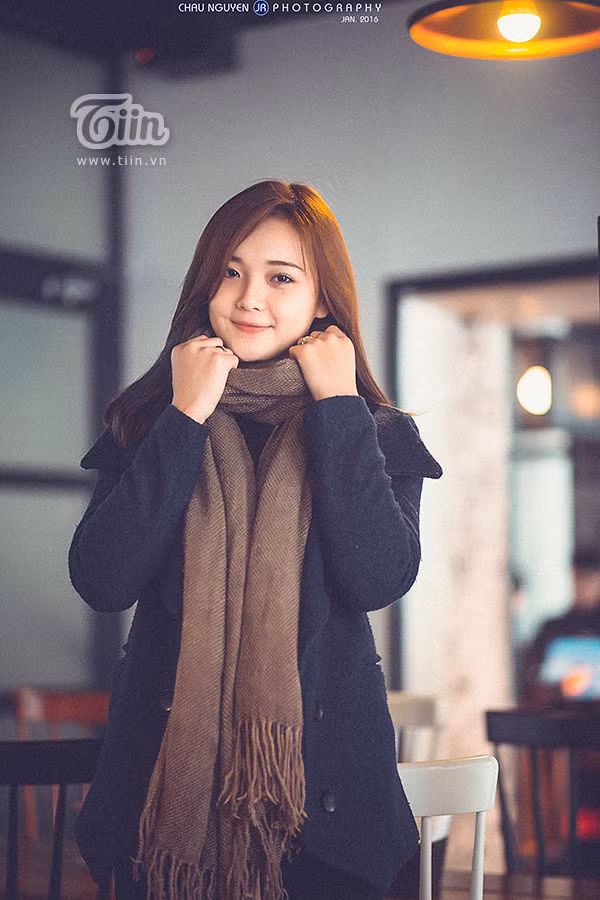  Tuy nhiên việc này cũng mang lại cho cô bạn những phiền phức khác như bị hack nick facebook, thậm chí bị người lạ rủ rê, gạ gẫm… 