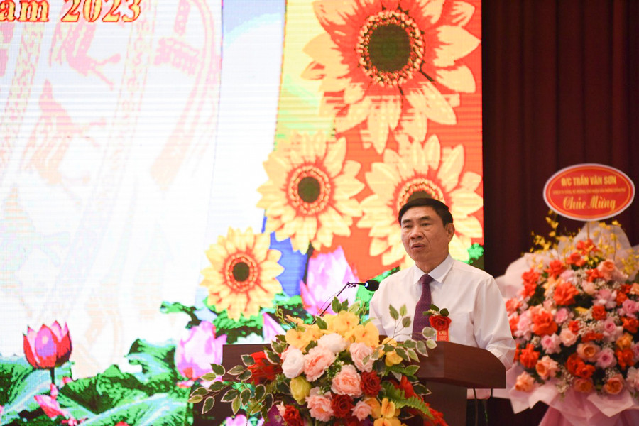 Ông Trần Quốc Cường, Bí thư Tỉnh ủy Điện Biên phát biểu chúc mừng và chỉ đạo tại Lễ kỷ niệm.