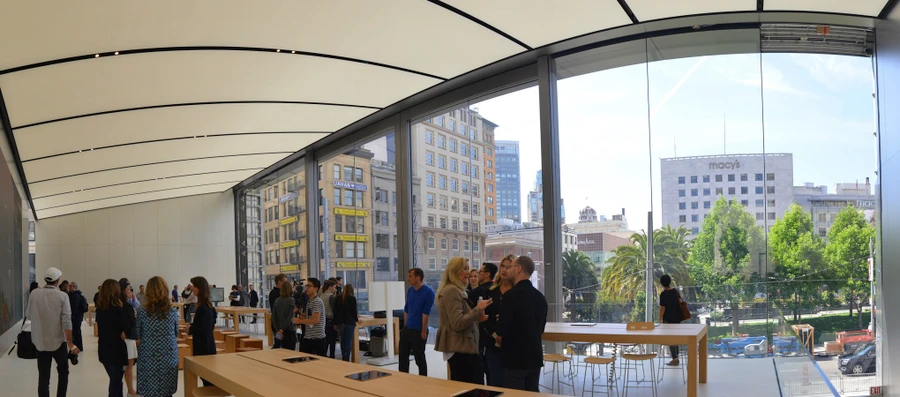 Bên trong Apple Store kiểu mới