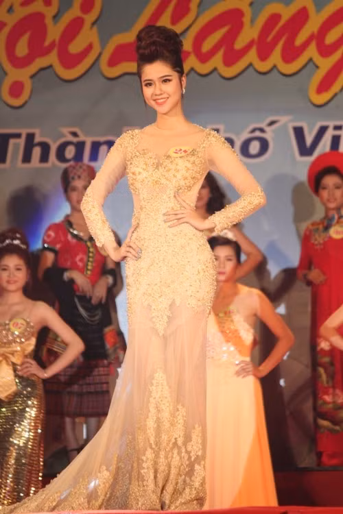 Ngẩn ngơ ngắm nhìn nhan sắc Người đẹp Lễ hội Làng Sen năm 2016 - Ảnh 6