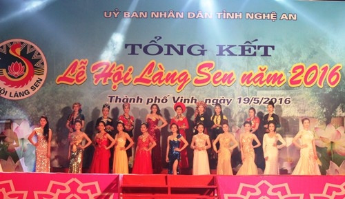 Ngẩn ngơ ngắm nhìn nhan sắc Người đẹp Lễ hội Làng Sen năm 2016 - Ảnh 1 Ngẩn ngơ ngắm nhìn nhan sắc Người đẹp Lễ hội Làng Sen năm 2016 - Ảnh 1