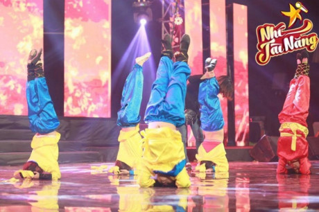 Như Minh - Hà My đăng quang quán quân Nhí tài năng 2016 - Ảnh 2 Nhu Minh - Ha My dang quang quan quan Nhi tai nang 2016 - Anh 2