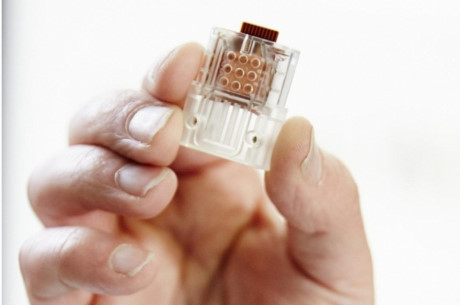 Phát minh mới: Xét nghiệm HIV chỉ bằng USB - Ảnh 1 Phat minh moi: Xet nghiem HIV chi bang USB - Anh 1
