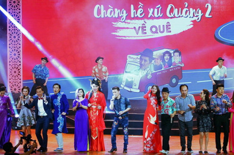 Trường Giang khóc khi nhắc về mẹ trong live show Truong Giang khoc khi nhac ve me trong live show