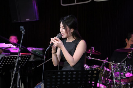 Quang Linh hối hả đi tập nhạc - Ảnh 3 Quang Linh hoi ha di tap nhac - Anh 3