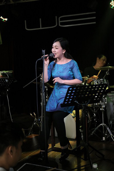 Quang Linh hối hả đi tập nhạc - Ảnh 4 Quang Linh hoi ha di tap nhac - Anh 4