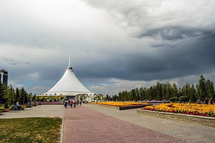 Đám mây giống "mắt Chúa" trên bầu trời Kazakhstan