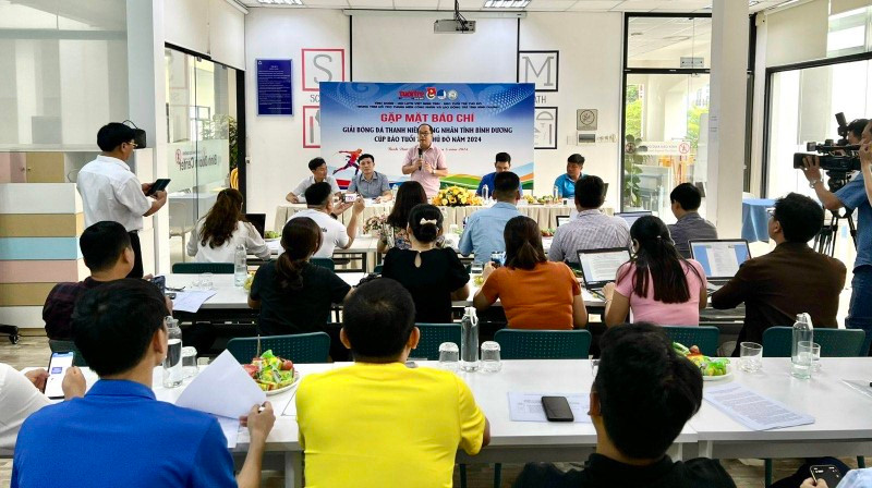 Đông đảo cơ quan truyền thông đưa tin về sự kiện.