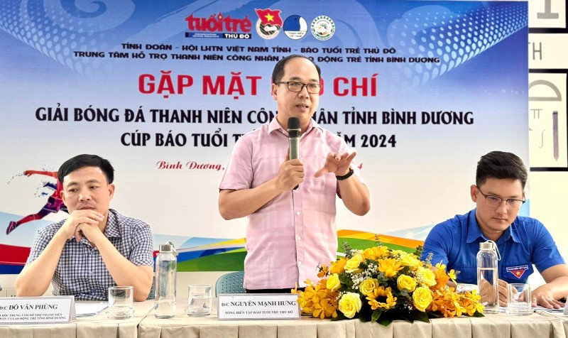 Ông Nguyễn Mạnh Hưng, Tổng Biên tập Báo Tuổi trẻ Thủ đô, Trưởng Ban Tổ chức thông tin về giải.