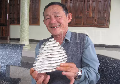 Lão nông nhặt được hàm răng nghi của voi ma mút - Ảnh 2