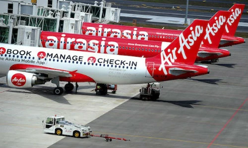 Máy bay Air Asia mất tích đã yêu cầu chuyển đường bay.