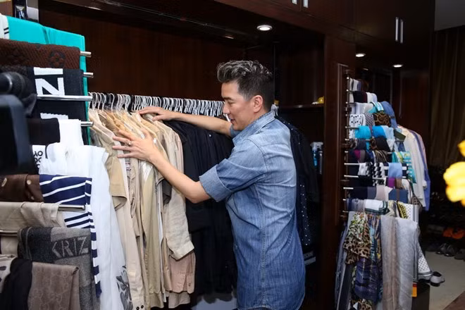 Kho quần áo hiệu nghìn món của Đàm Vĩnh Hưng