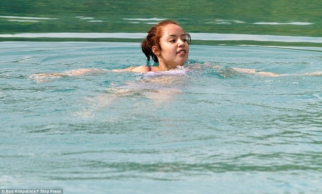 Sự hiện diện của calcium oxide khiến nước có tính kiềm, với độ pH lên tới 11,3 - chỉ thấp hơn một chút so với chất tẩy vải (với độ pH = 12,6) và nước tiểu (pH = 11,5). vb