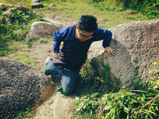 Gặp chàng trai xương thủy tinh với tự truyện "Không thể vỡ" ảnh 1 Gặp chàng trai xương thủy tinh với tự truyện "Không thể vỡ" ảnh 1