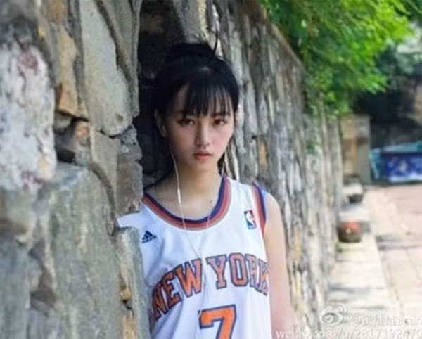 10 hot girl trên mạng được phong nữ thần vì sắc đẹp ảnh 1