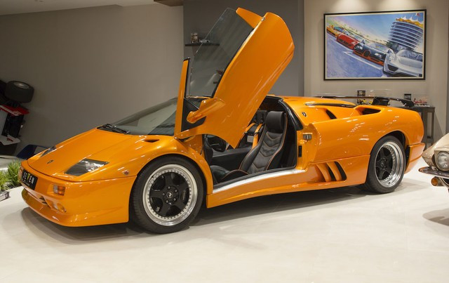 Mãn nhãn với “rừng” siêu xe tại đại lý ở Ả-Rập Xê-Út ảnh 20