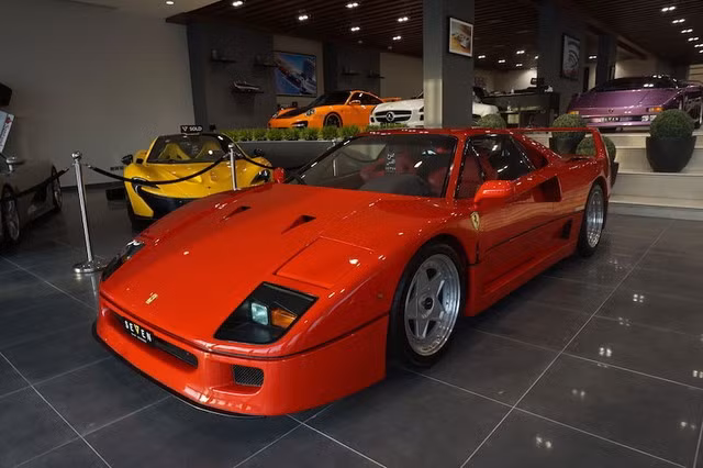 Mãn nhãn với “rừng” siêu xe tại đại lý ở Ả-Rập Xê-Út ảnh 10