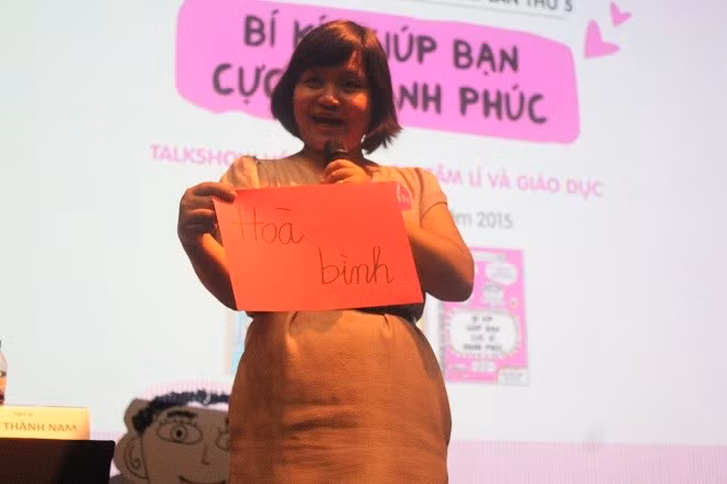 Tiến sĩ giáo dục Nguyễn Thùy Anh giới thiệu các nguyên tắc để luôn cảm thấy hạnh phúc