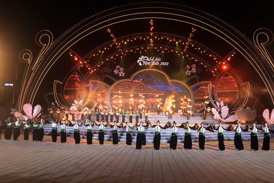 Chương trình Nghệ thuật đặc biệt khai mạc lễ hội với chủ đề “Lung linh miền Hoa Ban".