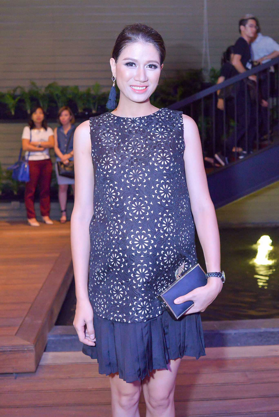 Angela Phương Trinh diện váy xuyên thấu trên thảm đỏ hình ảnh 5 angela phuong trinh dien vay xuyen thau tren tham do hinh anh 5