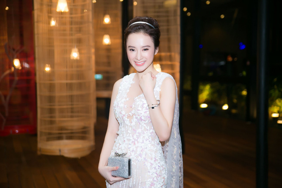 Angela Phương Trinh diện váy xuyên thấu trên thảm đỏ hình ảnh 1 angela phuong trinh dien vay xuyen thau tren tham do hinh anh 1