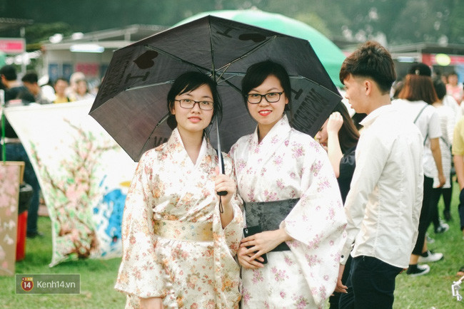 Cuối tuần này, các bạn trẻ Hà Nội lại rủ nhau tới Lễ hội hoa anh đào - Ảnh 1. Cuối tuần này, các bạn trẻ Hà Nội lại rủ nhau tới Lễ hội hoa anh đào - Ảnh 1.