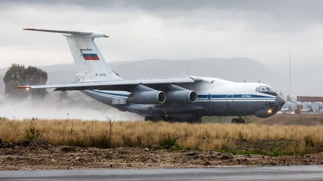 Máy bay Il-76 của Nga